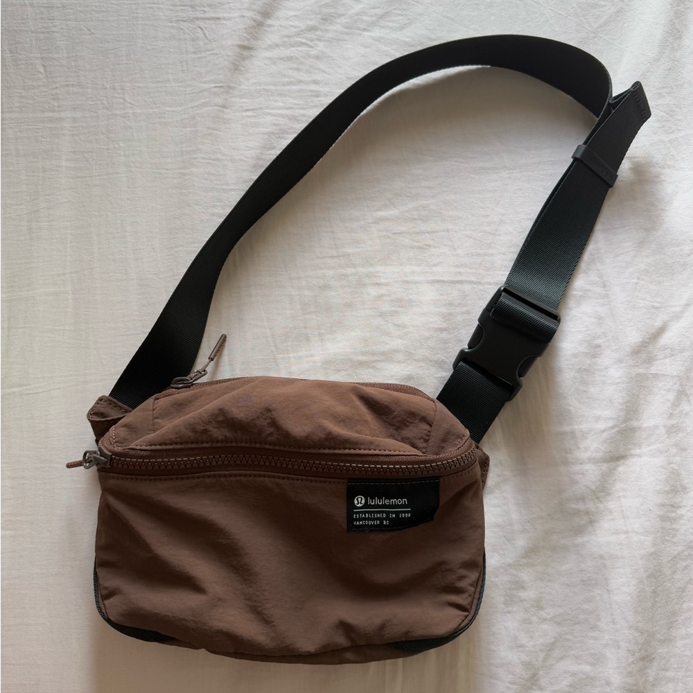 Lululemon Java Clean Lines Belt Bag